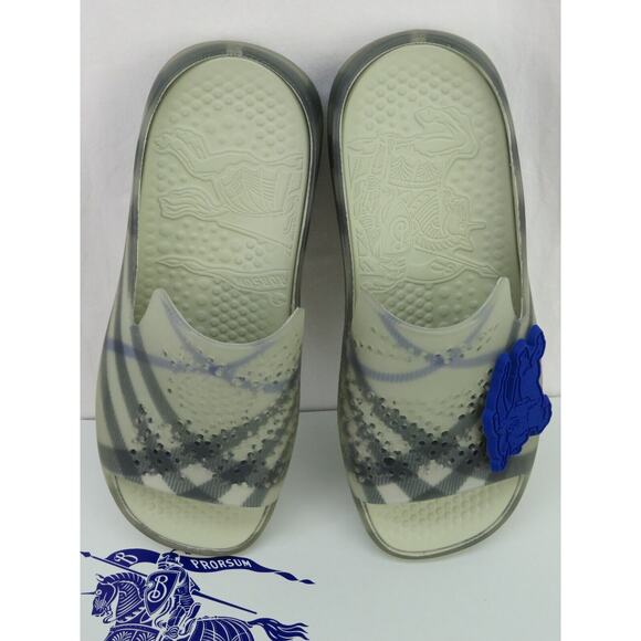 BURBERRY STINGRAY GRAY RUBBER CHECK WITH CHARM LOGO SANDALS SLIDES 8 41 ITALY - Picture 12 of 16
